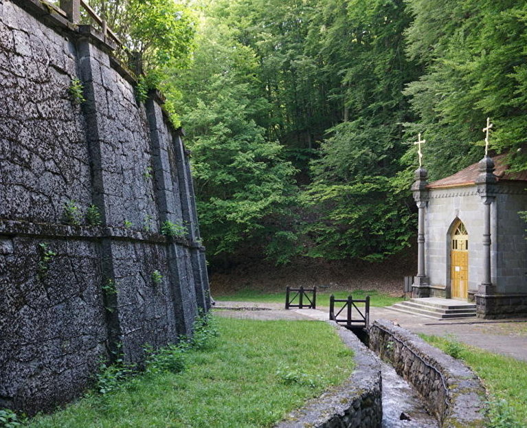 Туристы могут вновь посетить Косьмо-Дамиановский монастырь и царский охотничий домик