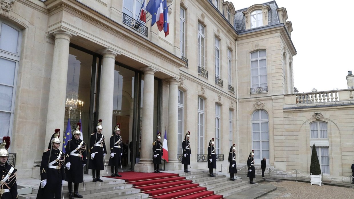 Французский политик призвал покончить с «антироссийской истерией»