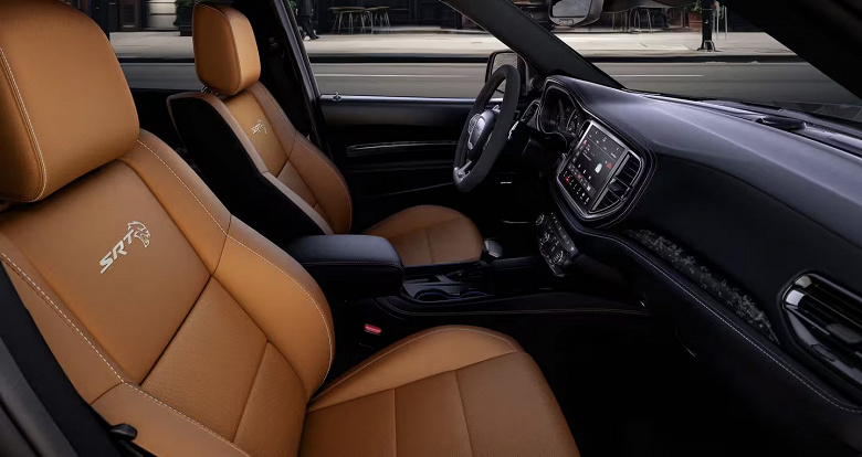  в Москве появился супермощный Dodge Durango SRT Hellcat 2025 с компрессорным V8 — его продают