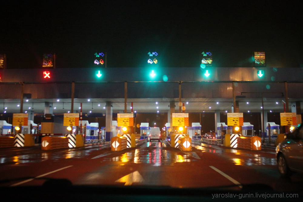Проезд по платной дороге ночью. Впереди платная дорога. Проезд по платной дороге ночью. Платная дорога в питере. Транспортер 11м.