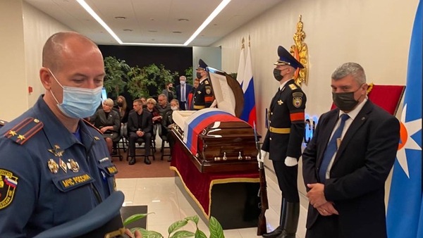 Церемония прощания с Зиничевым завершилась после отъезда Путина