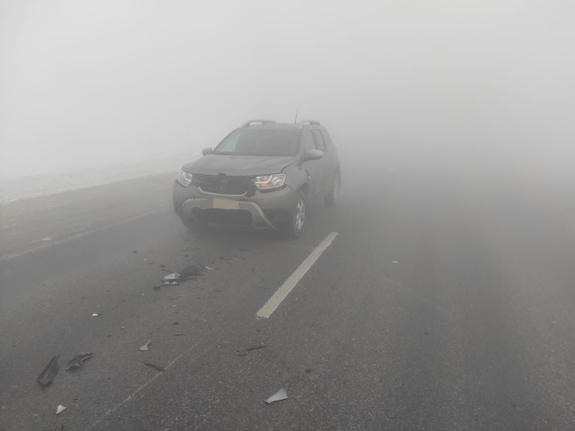 Четыре автомобиля столкнулись на трассе в Башкирии из-за тумана