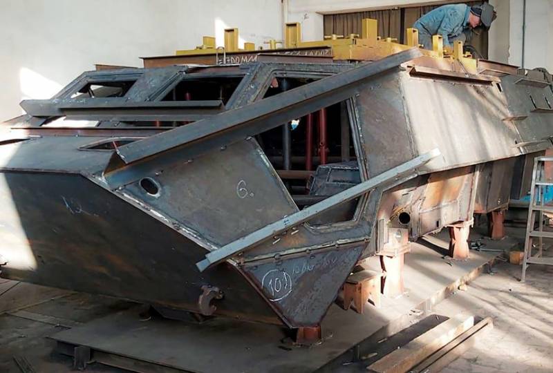 На украинском предприятии начали серийное производство корпусов для бронетранспортёров БТР-4Е