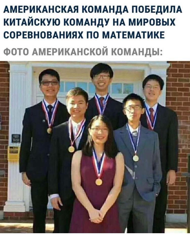 Мужик сети из воды вынимает, там рыбка золотая