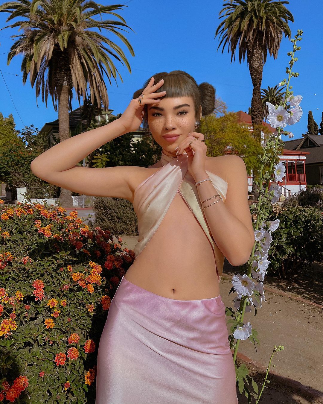 Диджитал-инфлюенсер Lil Miquela