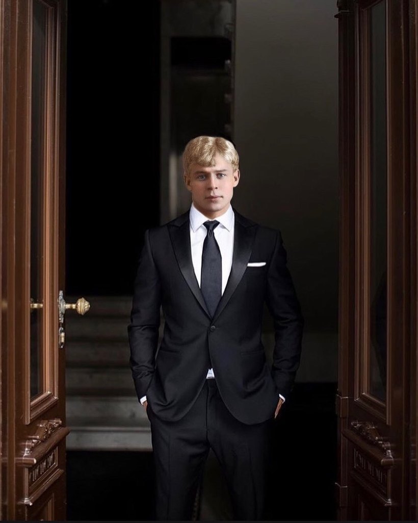 Русский поэт Серебряного века Сергей Есенин стал звездой Инстаграма Русский поэт Серебряного века Сергей Есенин стал звездой Инстаграма