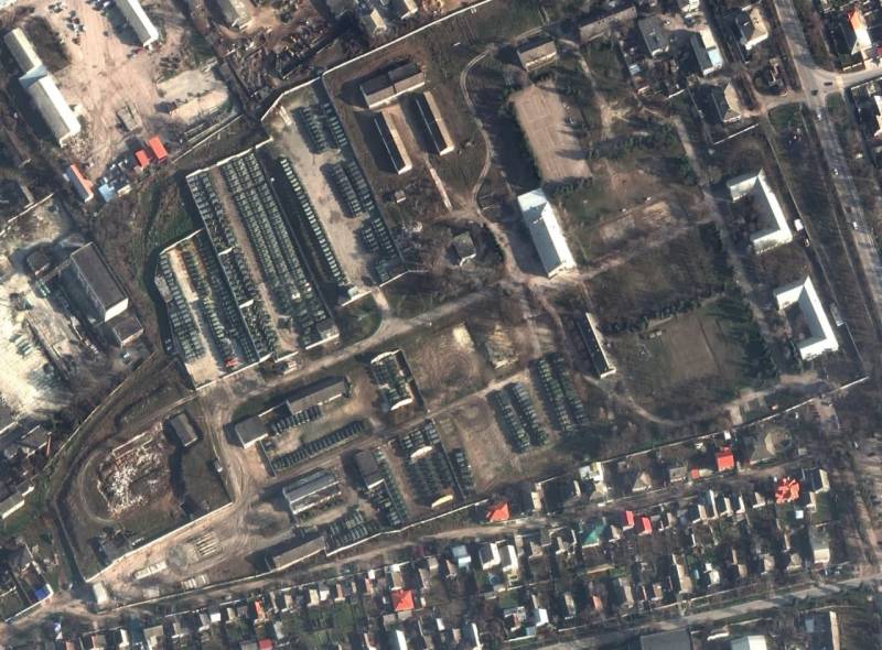 На Западае опубликовали очередную порцию снимков российской армии в Крыму и на границе с Донбассом На Западае опубликовали очередную порцию снимков российской армии в Крыму и на границе с Донбассом Украиной, артиллерийские, фотографии, боевые, границы, бригады, танки, подразделения, показывают, социальных, главнокомандующий, Между, «МстаБ», гаубицы, хранения, позиции, переместили, мотострелковый, Украины, развернул