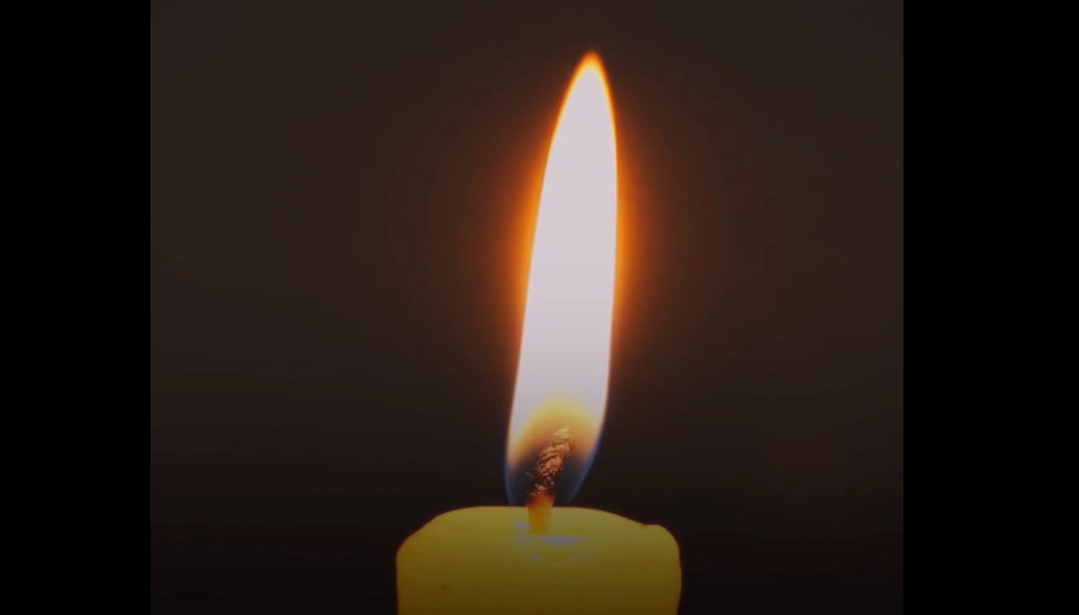 Скорбим 22.03 2024 видео. Свеча памяти. Свеча скорби. Свеча памяти 22 июня. Свеча в память о погибших.