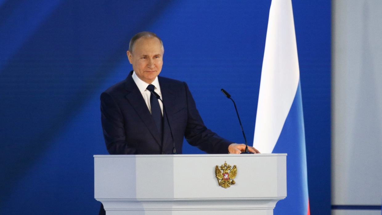 В послании Федеральному собранию президент России Владимир Путин назвал сбережение народа — высшим приоритетом