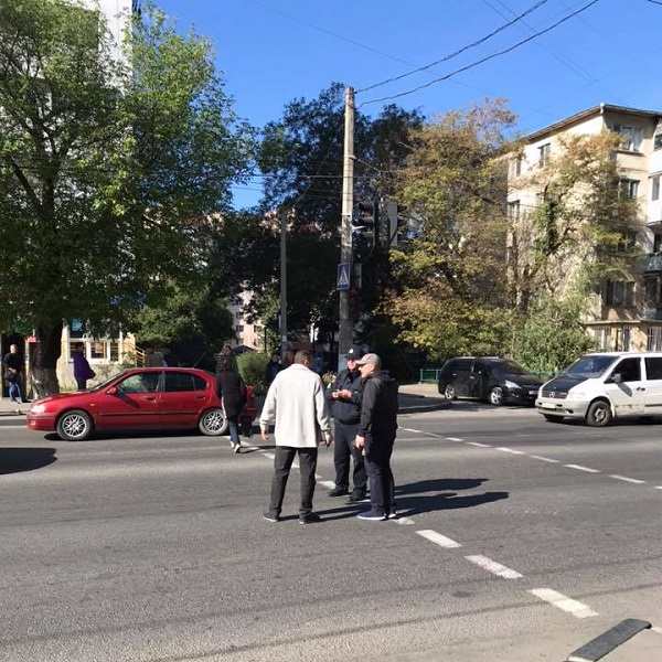 Визит Порошенко в Одессу заблокировал людей в душном троллейбусе