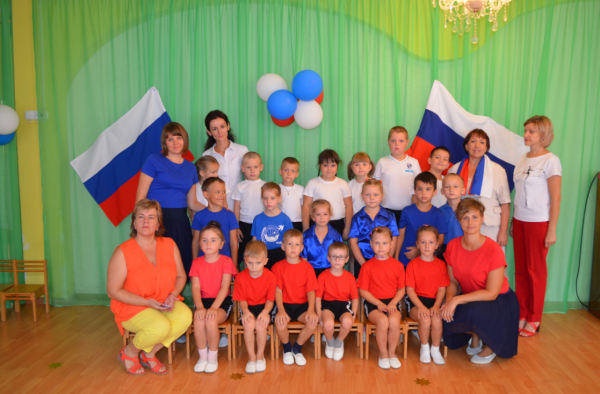 В детских садах Севастополя прошли мероприятия, посвященные Дню флага России   1