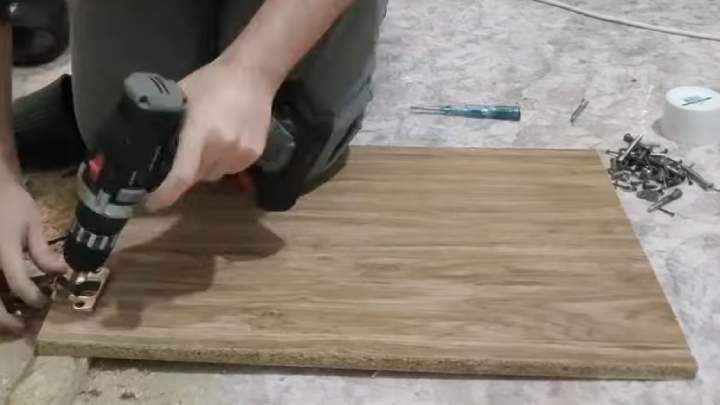 Распилили старый бабушкин шкаф и сделали новый кухонный гарнитур Распилили старый бабушкин шкаф и сделали новый кухонный гарнитур