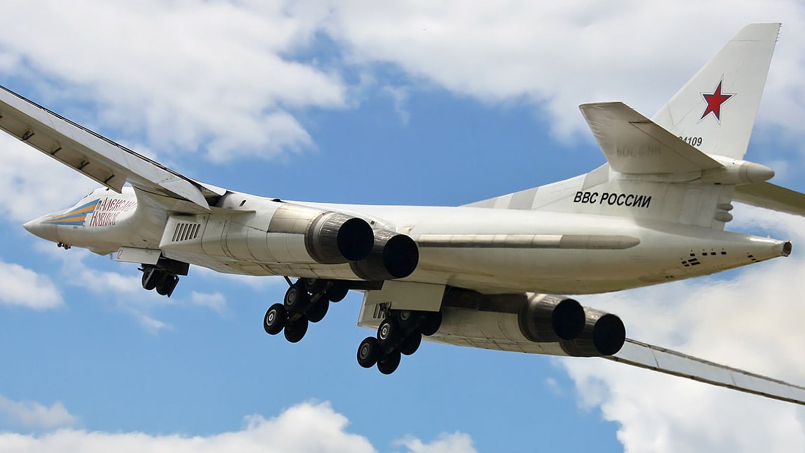 ОАК: обновленный ракетоносец Ту-160М поступит в распоряжение ВС РФ до конца 2022 года