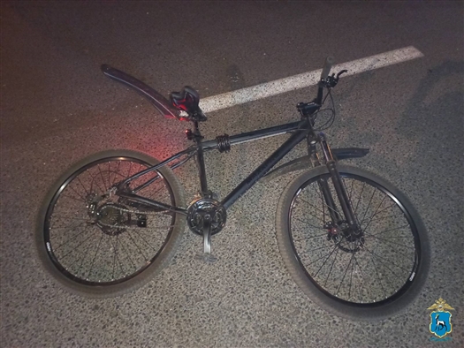 В Тольятти водитель «Весты» сбил велосипедиста на ночной дороге