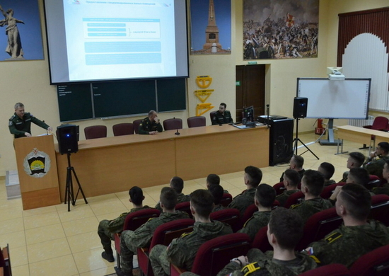 Специалисты филиала «Центральный» ФГАУ «Росжилкомплекс» провели встречу с выпускниками военных училищ в Сызрани и Пензе