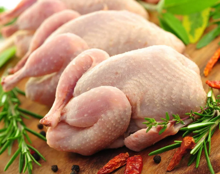 Три способа очистить курицу от вредных веществ можно, тушку, веществ, вредных, курицу, Перед, течение, минут, действенный, способ, очистить, курицы, шкурку, варим, приготовлением, лишних, растворе, запеканием, лимона, половины