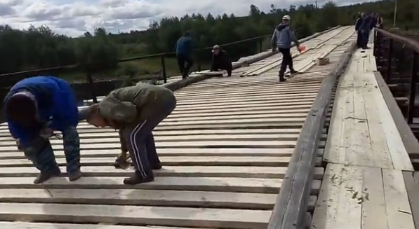 На Урале жители Серова за свой счет построили уже второй мост авто и мото,автоновости,дороги,мосты,Россия