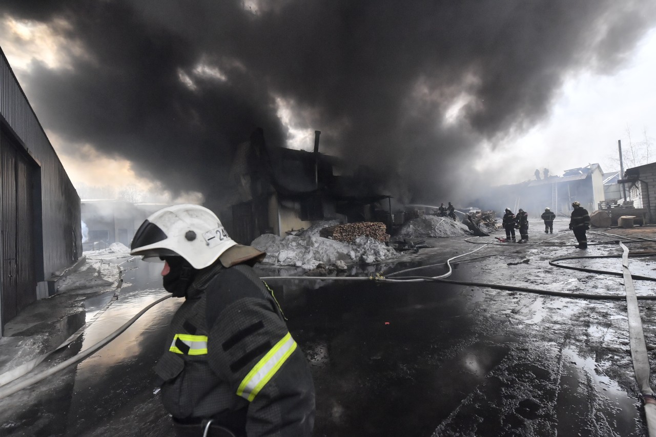 Причиной пожара в ТЦ Александровска могло стать замыкание в светильнике