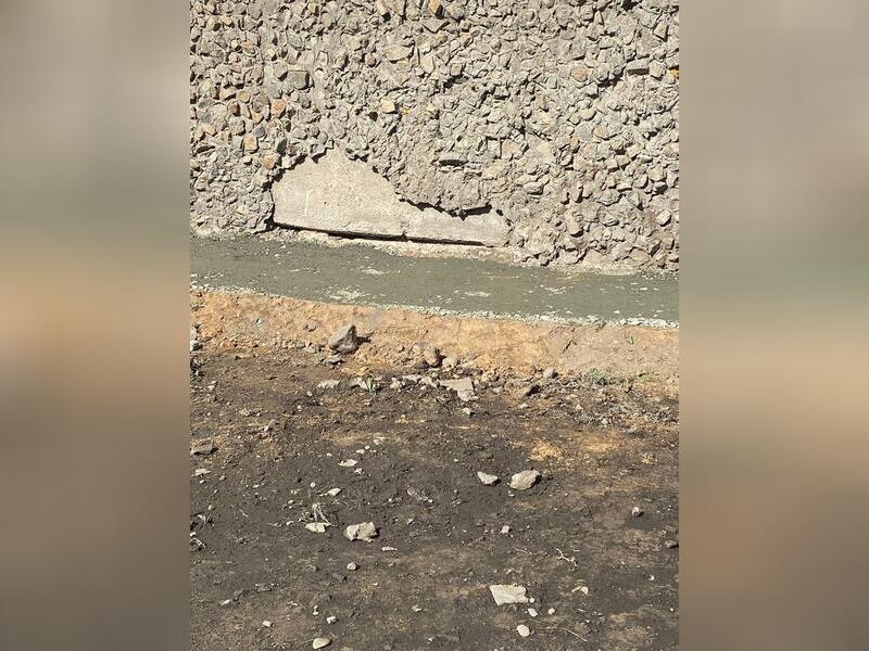 Жители дома, в котором топит подвал после работ ТГК-14, обвиняют чиновников во лжи