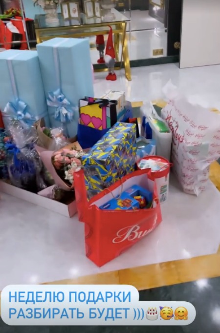 Оксана Самойлова и Джиган отметили первый день рождения сына Дети,Дети знаменитостей