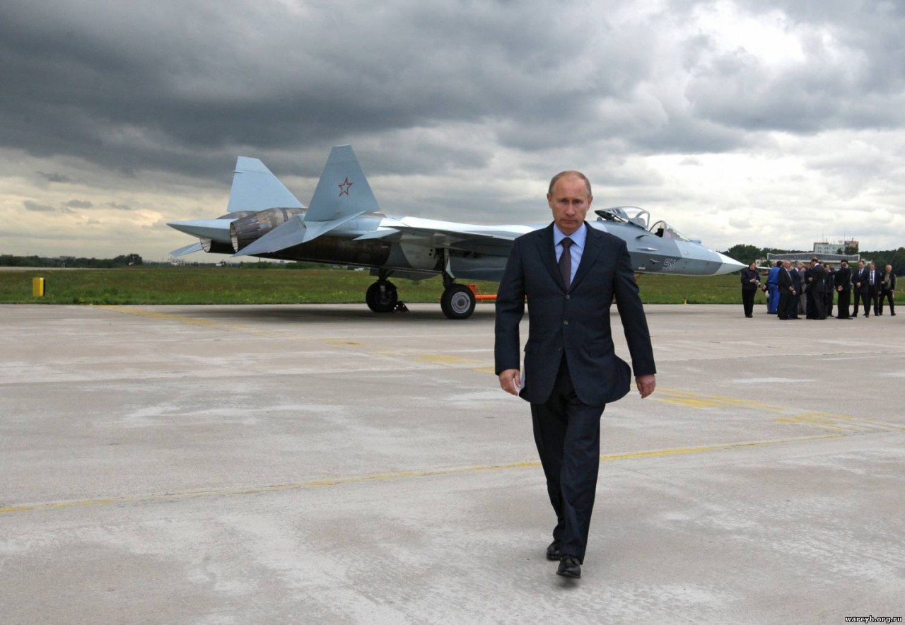 Америка ищет спасения в войне. Почему спокоен Путин?