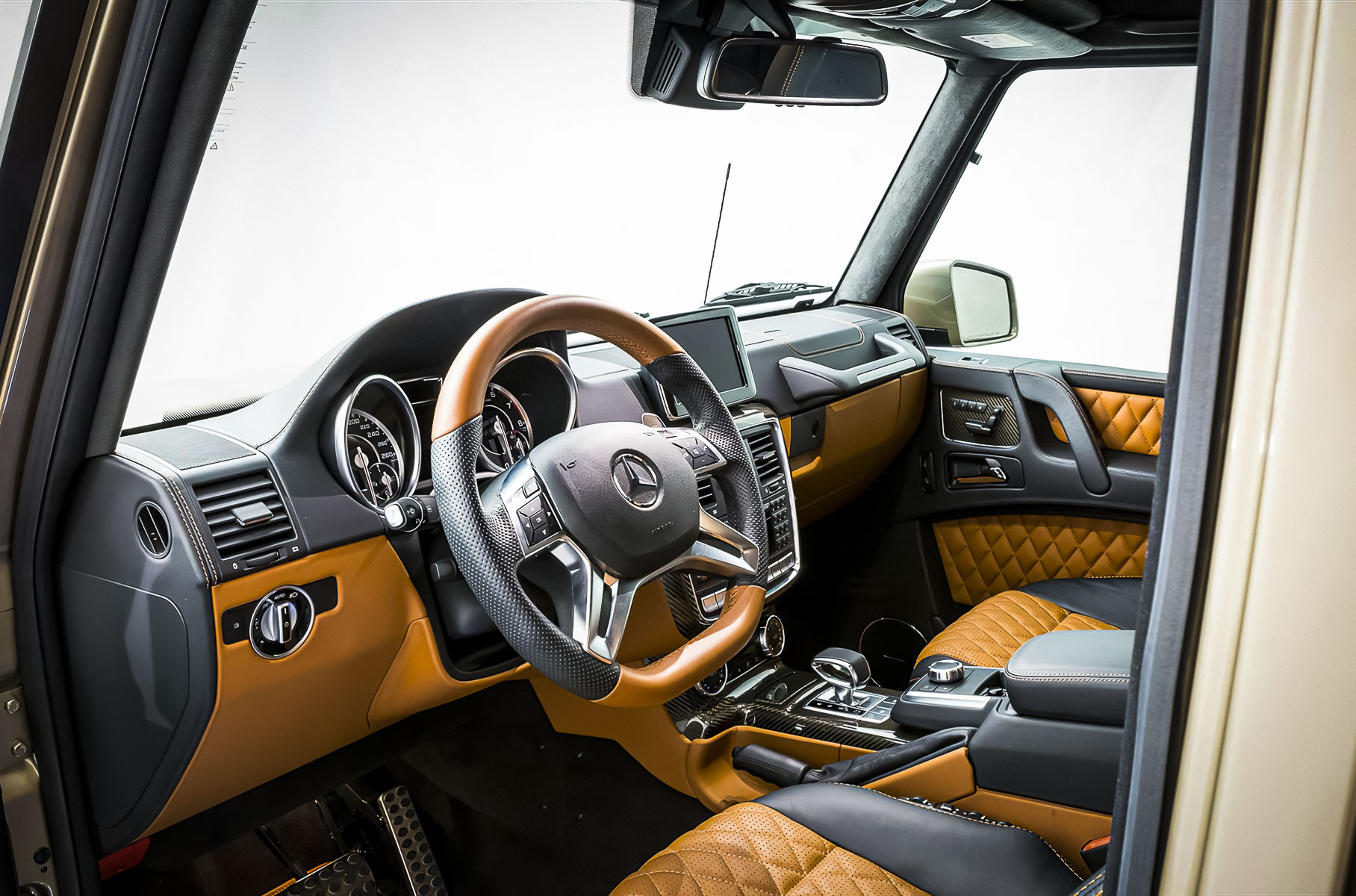 Шестиколесный «Гелик» с минимальным пробегом продают за 79 миллионов рублей Новости