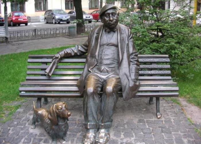 Памятник Николаю Яковченко в Киеве | Фото: kino-teatr.ru