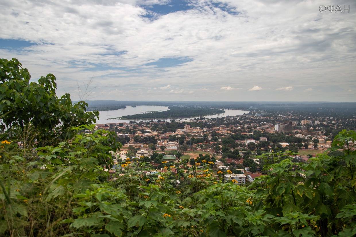 Radio Lengo Songo: Франция пытается развязать в ЦАР новую гражданскую войну Radio Lengo Songo: Франция пытается развязать в ЦАР новую гражданскую войну Весь мир