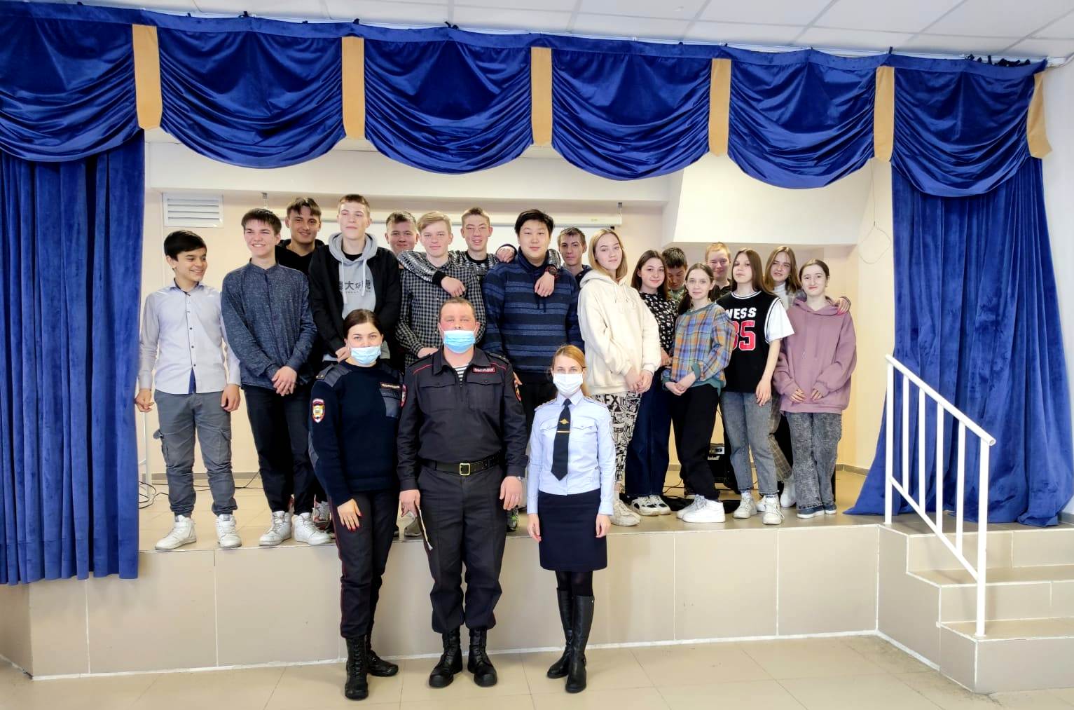 Сотрудники транспортной полиции провели в Иркутской области цикл профилактических мероприятий в рамках акции «Дети России - 2022»