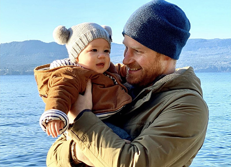 Меган Маркл объяснила, почему убрала свое имя из свидетельства о рождении сына Монархи,Британские монархи