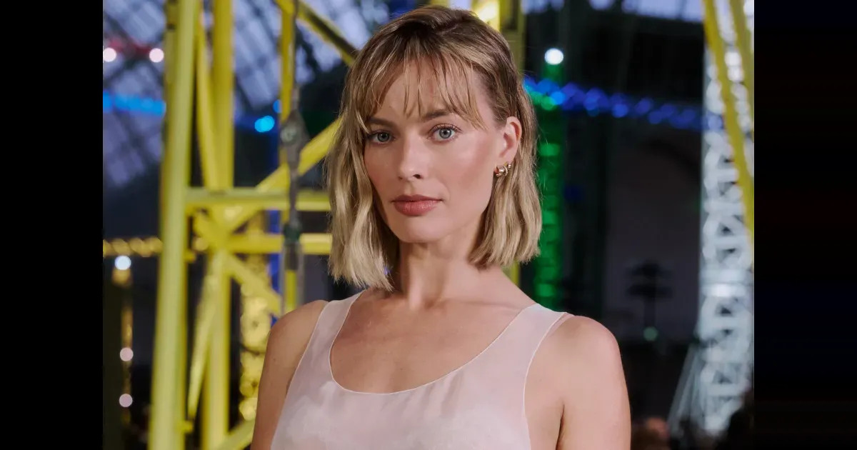 Неделя моды в Париже: Марго Робби , Кайли Миноуг, Лили-Роуз Депп и Ольга Карпуть среди гостей, российские модели — на подиуме на показе Chanel