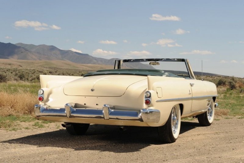 Dual-Ghia Convertible: автомобиль Френка Синатры и Рональда Рейгана Dual-Ghia Convertible: автомобиль Френка Синатры и Рональда Рейгана