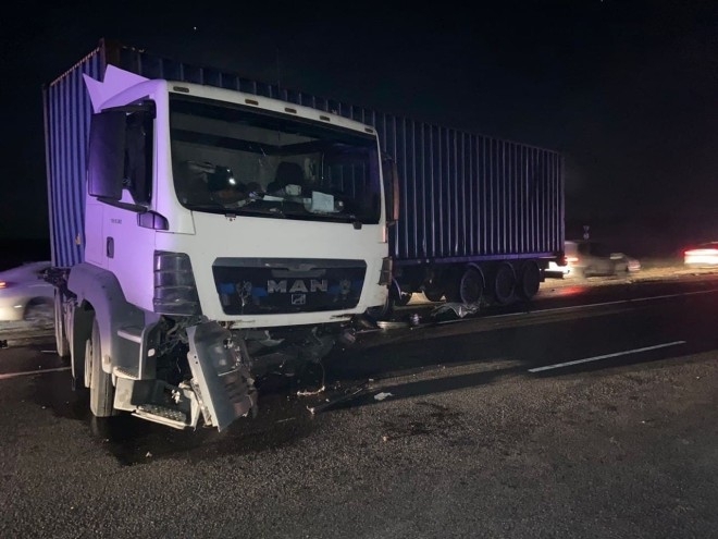 Четыре человека погибли в столкновении Toyota и грузовика под Краснодаром Происшествия