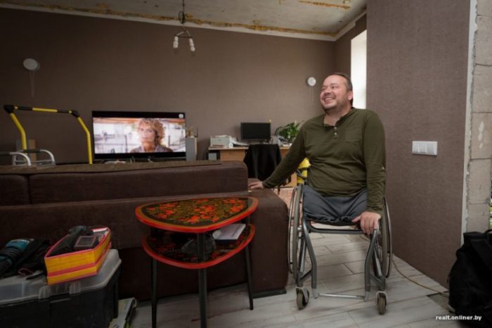Вячеслав Минчанин строит дом и мечтает об уютное террасе.