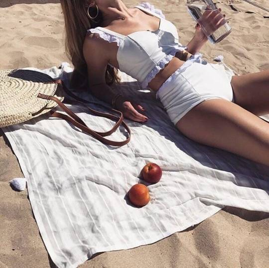 Как брить ноги не повреждая кожу Как брить ноги не повреждая кожу красота,мода и красота,уход за собой