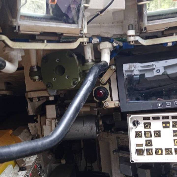 Почему бросили Т-90М в украинском лесу? Почему бросили Т-90М в украинском лесу? армия,танки