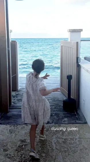 Бывшая возлюбленная Данилы Козловского отдыхает с их дочерью на райских островах после, ЗуеваОльга, Данилы, Козловского, недавно, актёр, Козловский, Бывшая, дискредитации, появился, время, долгое, впервые, этого, После, Вооружённых, актёра, экстремизме, Малого, обвинял