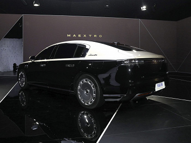 Так выглядит роскошь по-китайски. Представлен флагманский седан Maextro S800 за 140 тыс. долларов, способный утереть нос Mercedes-Maybach S-Class и Audi A8L Horch