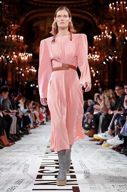 Неделя моды в Париже: Наталья Водянова, Тина Кунаки, Опра Уинфри на показе Stella McCartney осень-зима 20190/2020 Неделя моды в Париже: Наталья Водянова, Тина Кунаки, Опра Уинфри на показе Stella McCartney осень-зима 20190/2020 thereshegrows