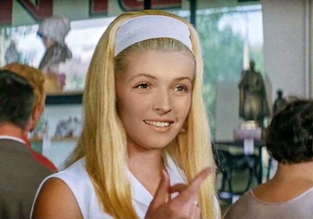 Актеры, которые могли бы сыграть главные роли в культовых советских фильмах Актеры, которые могли бы сыграть главные роли в культовых советских фильмах