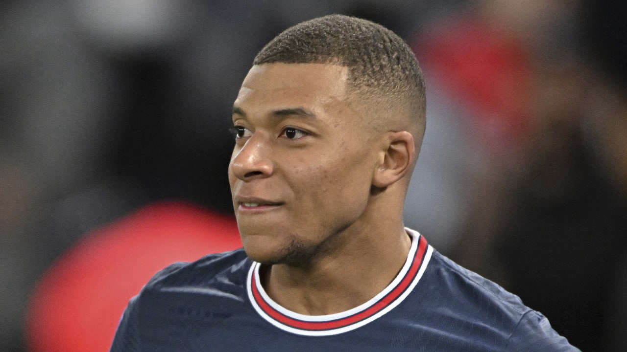 Мбаппе пообещал назвать место продолжения карьеры до конца мая