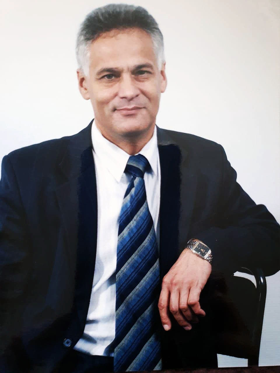 ЖИВЫЕ ПОЗАВИДОВАЛИ МЁРТВЫМ: ЧИНОВНИКИ ПОХОРОНИЛИ КОЛЛЕГУ ЗАЖИВО россия