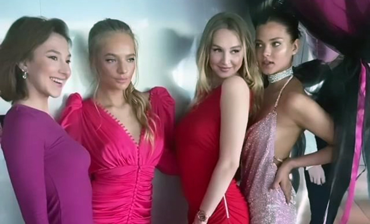 Никакого больше карантина: Елизавета Пескова с братом Микой устроили вечеринку в "Москва-Сити"