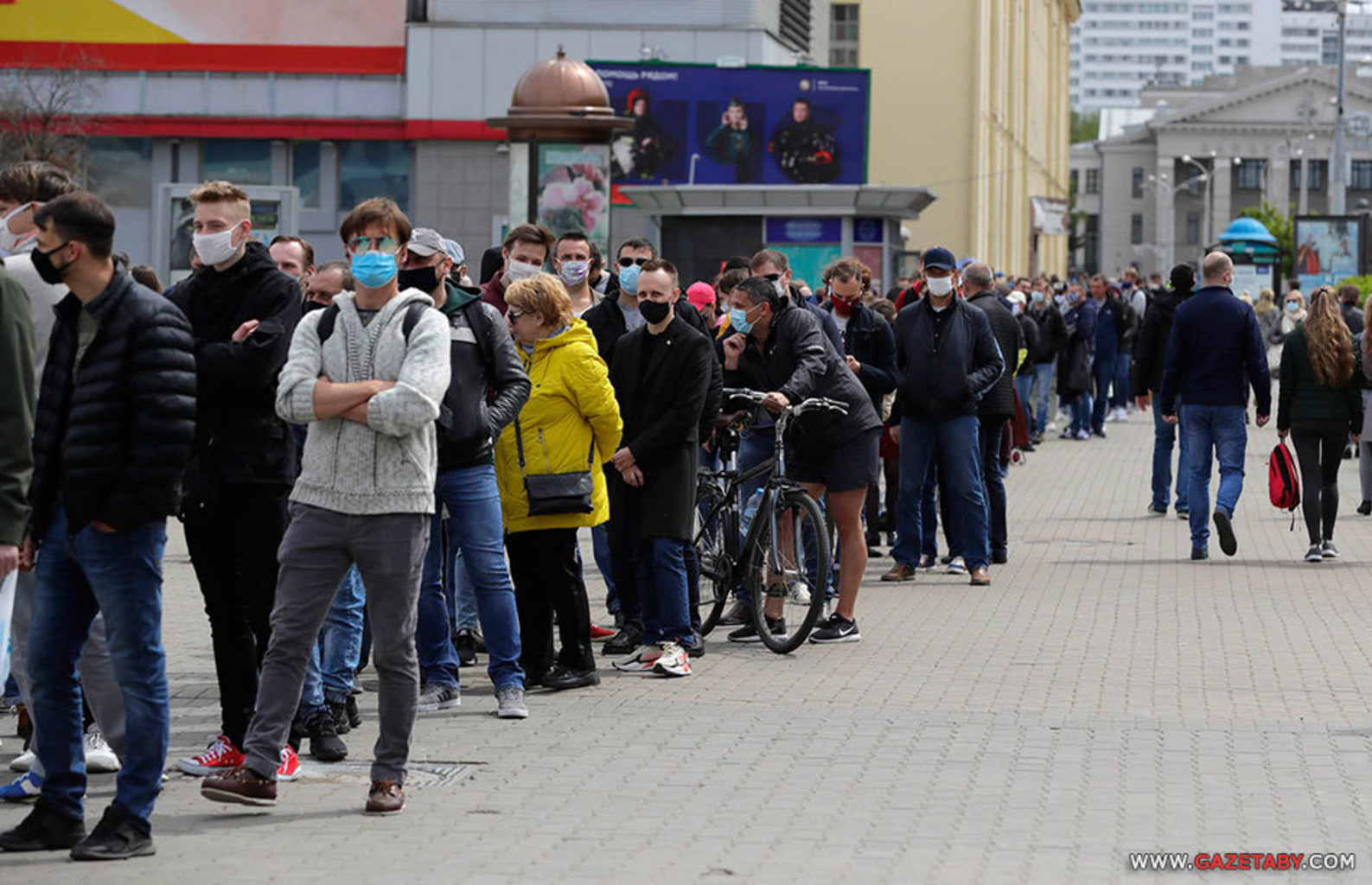 «У народа очень сильно наболело». Очередь поставить подпись за жену блогера и «кандидата протеста» растянулась на километр чтобы, оставить, власти, Статкевич, Николай, кандидаты, подпись, перемен, Светланы, поддержку, пикете, смены, наболело, интервью Радыё, сильно, очень, народа, Свабода люди, говорят, госпредприятиях»«У