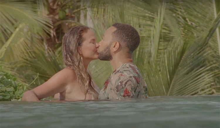 Крисси Тейген рассказала о третьей беременности: отрицательный тест, много паники и никакого ЭКО Дети,Беременные звезды