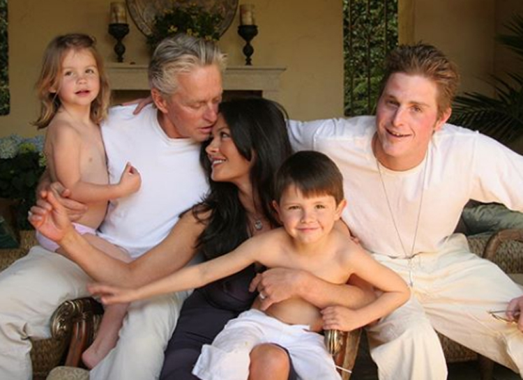 Кейт Миддлтон, Виктория Бекхэм, Наталья Водянова и другие поздравили с Днем отца своих пап и мужей Кейт Миддлтон, Виктория Бекхэм, Наталья Водянова и другие поздравили с Днем отца своих пап и мужей Звезды,Новости о звездах