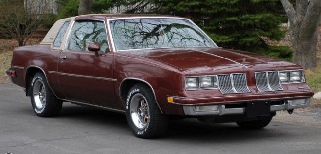 Oldsmobile Cutlass Supreme 1982 года