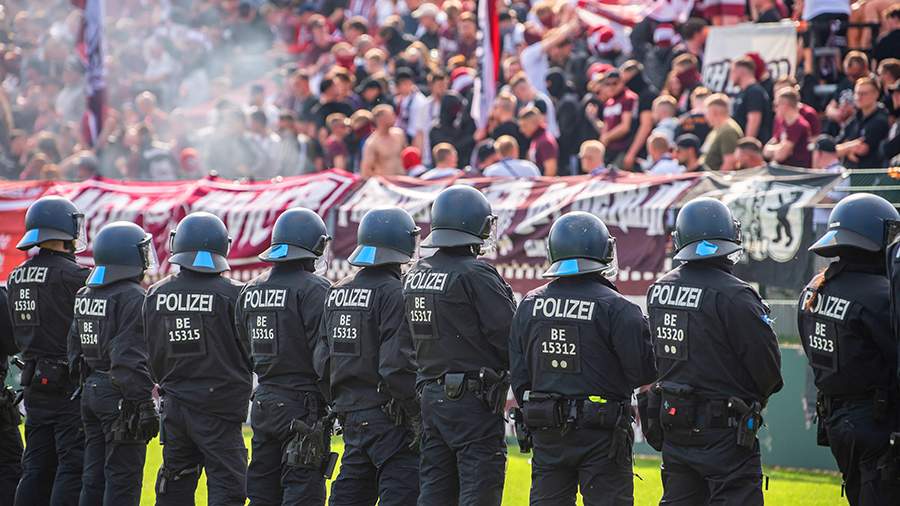 На матче «Динамо» в Берлине пострадали 155 полицейских
