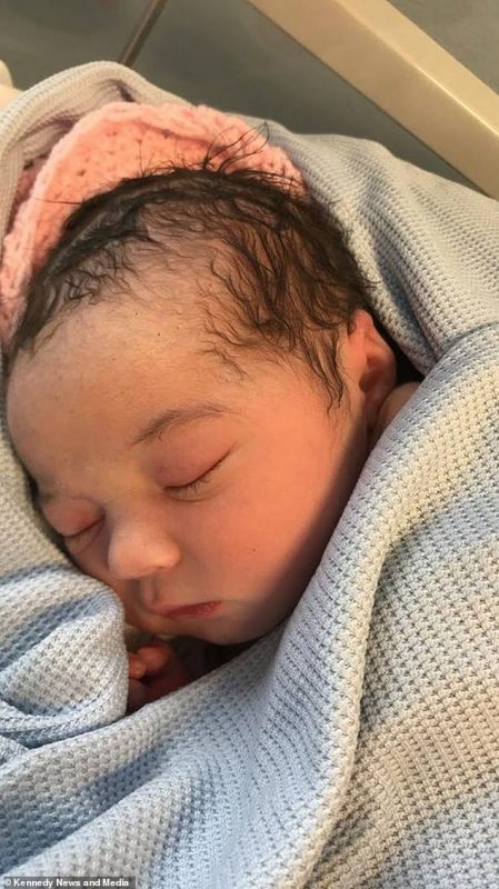 Сюрприз от аиста: девушка проснулась с круглым животом и через 45 минут родила Сюрприз от аиста: девушка проснулась с круглым животом и через 45 минут родила