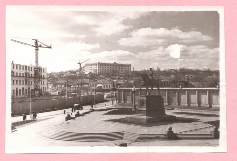 Про памятник Котовскому в Кишинёве и не только история